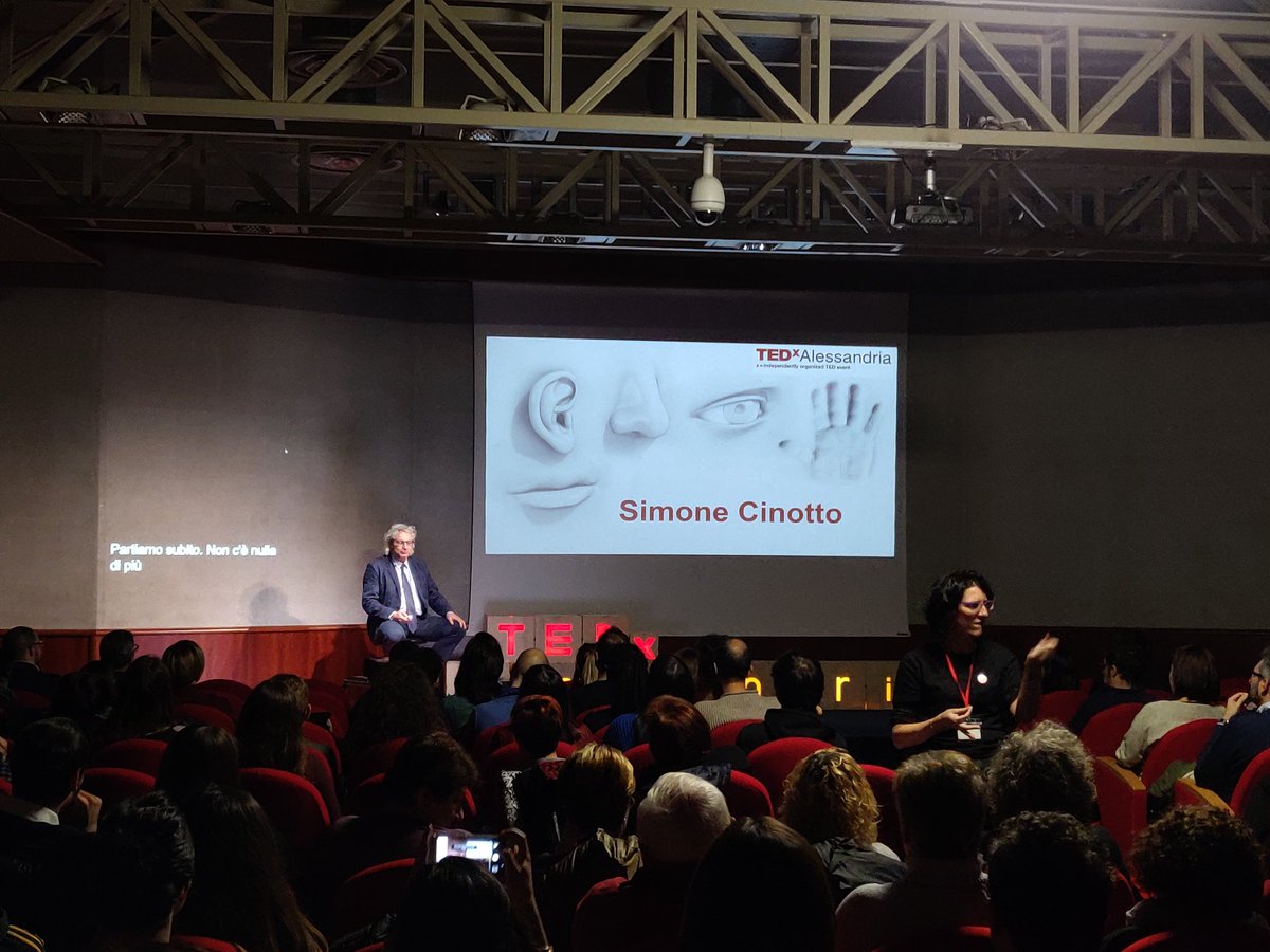 TEDxAlessandria's tweet photo. Avanti tutta! Con Simone Cinotto!
Cibo e identità

#TEDxAlessandria #iSense https://t.co/woOoihQviW