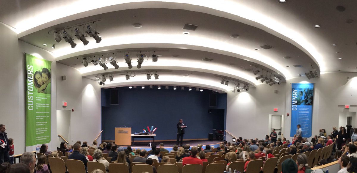 DWJohn2011's tweet photo. Full house at the magic show at the #AmFam Children’s Holiday event! Blessed to work for a company that loves kids and brings out the kid in all of us! #IWork4AmFam https://t.co/6uzTUvoY9N