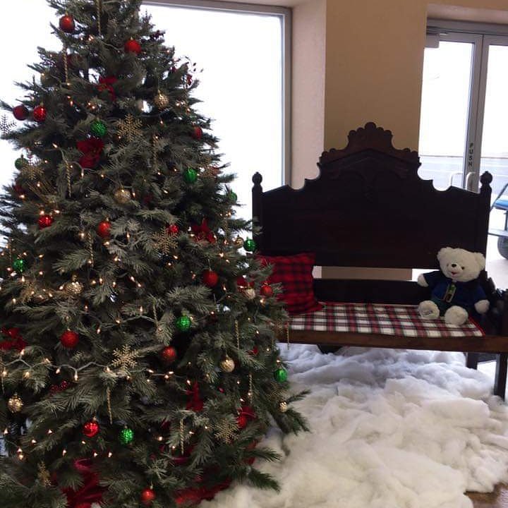 DunnFordCompany's tweet photo. Santa will be at Dunn Ford from 11:00 to noon today. Check in using #santaisatdunnford by noon to be entered in a drawing for a $100 Visa gift card https://t.co/rBOrRoQ1ao