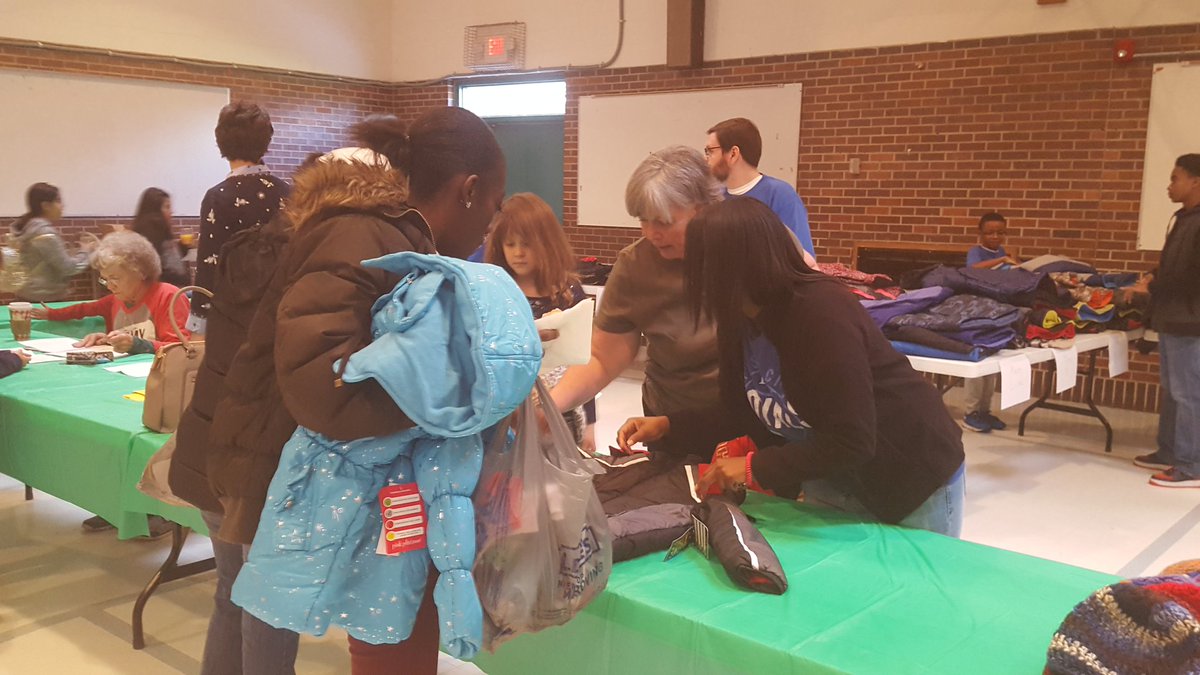 ejudon4's tweet photo. Winter Warm-up coat give- away at Butcher-Greene
#BGWinterWarmup
#WeAreGrandview @CaringForKidsKC 
@CityofGrandview 
@GrandviewMOPD 
@GrandviewCSD4 
@GMOAssistPrgrm 
@GrandviewMOFD https://t.co/rXTcTkMpot
