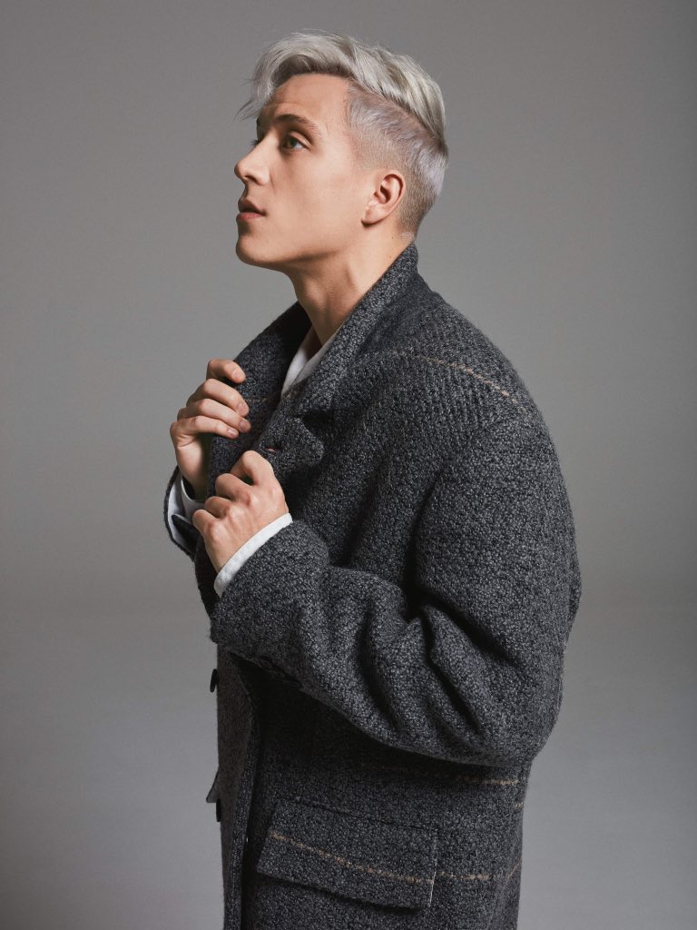 L0oiic's tweet photo. Thank u very much for all your comments ! I couldn’t have dreamed of a best release for « On Fire » 🔥 ! As I said yesturday u are the best 🐉 ! https://t.co/ksVsdhtZ59