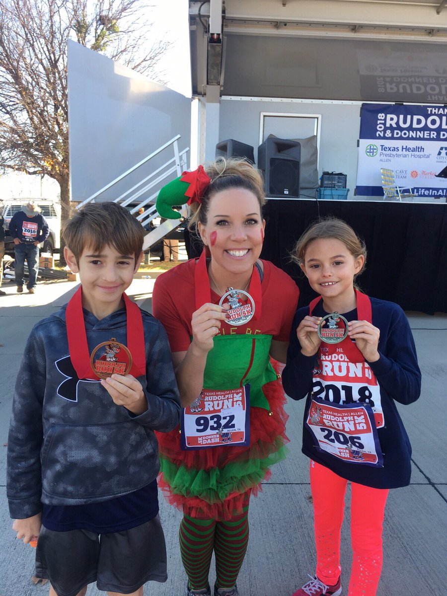 coachplatten's tweet photo. Olson Otters did well at the Rudolph Run ❤️❤️🥇🥈🥉@coachplatten @AllenWellness @olsonotters @CityofAllenTX https://t.co/BZgFeIwWLK