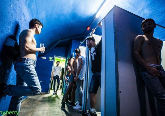 Gay cruising bars in barcelona