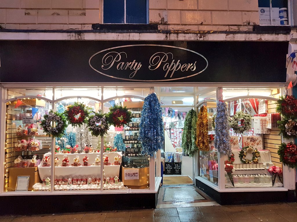 Another of #ChesterleStreet's shop windows pleasingly bedecked for #Christmas - this one is <a href="/MelPartyPoppers/">Party Poppers</a>