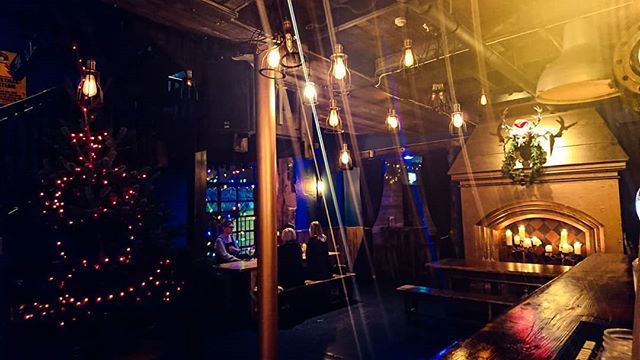 Is that time of the year! 😊🎄 #Christmas #Christmastree #christmasspirit #cosy #ligjts #warm #festivities #SteamBristol #Pub #bristollife #bristolpub #bristoldrinks #bristol247 #joy ift.tt/2reiz7F