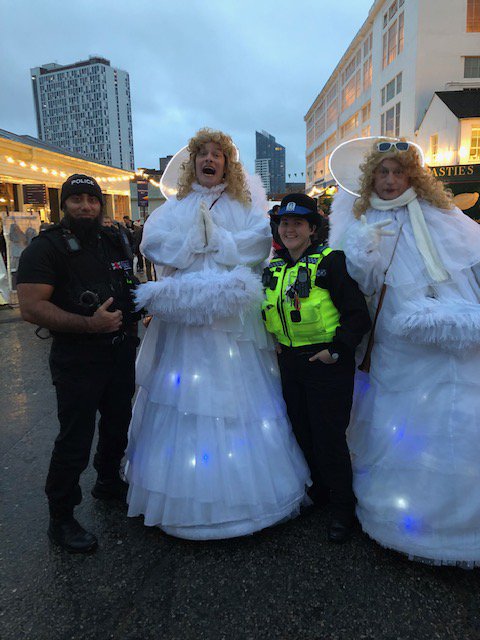 #TeamFrattonandBaffins have been patrolling the @PHDockyard #DickensChristmasFestival