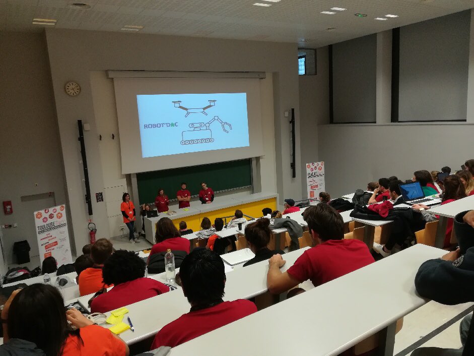 INSAToulouse's tweet photo. #48h2018 Il est maintenant temps pour les équipes de présenter leur travail devant les jurys #innovation #créativité #projet https://t.co/MDjSl1c4wG