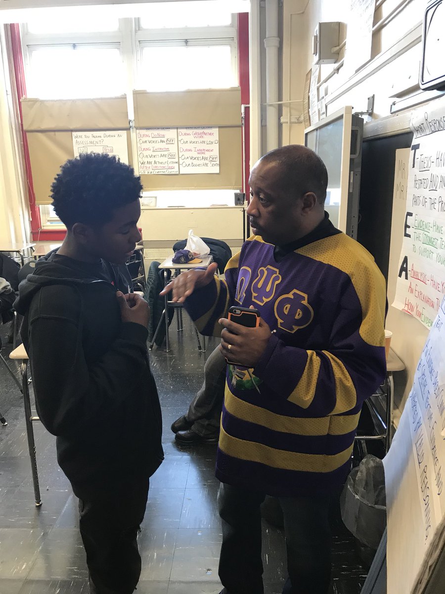 EAHarlem's tweet image. Saturdays at Eagle. #Mentoring #RegentsPrep #English #Science #RelationshipBuilding #District5IsAlive #JoyPrideFocus