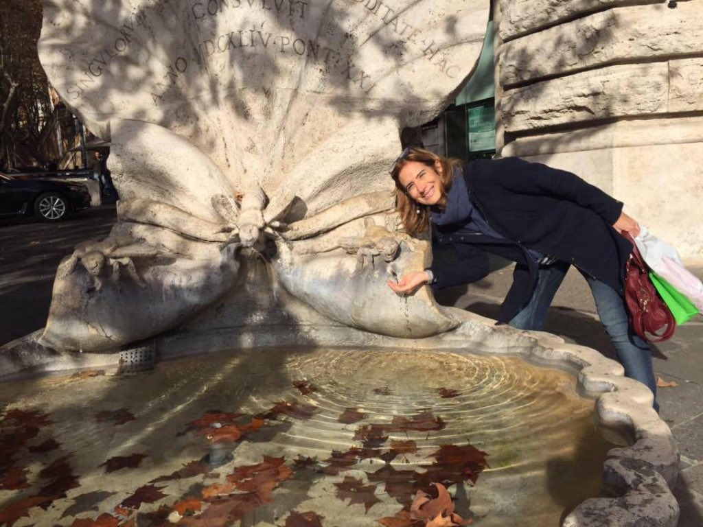 riggio_carla's tweet photo. Mi riavvicino alla vita solo quando vedo la bellezza. Roma quella intima dei vicoli a Trastevere e quella maestosa delle chiese e delle fontane al centro storico mi regala una gioia incommensurabile! #IlGiardinoDeiPensieri https://t.co/SjAHDMuwMY