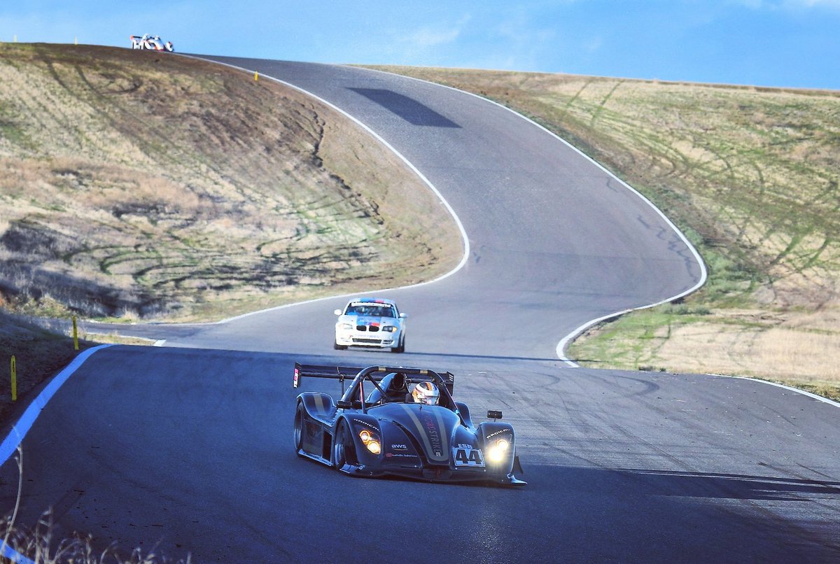 It's almost time to race! At 11am, the #25HoursofThunderhill begins...
As the defending ESR champs, this is a very important race for the No. 44 CrowdStrike/One Motorsports @RadicalCUP team!

🖥️Event Coverage and Broadcast Schedule:
nasa25hour.com

#drivenasa #nasa25hour