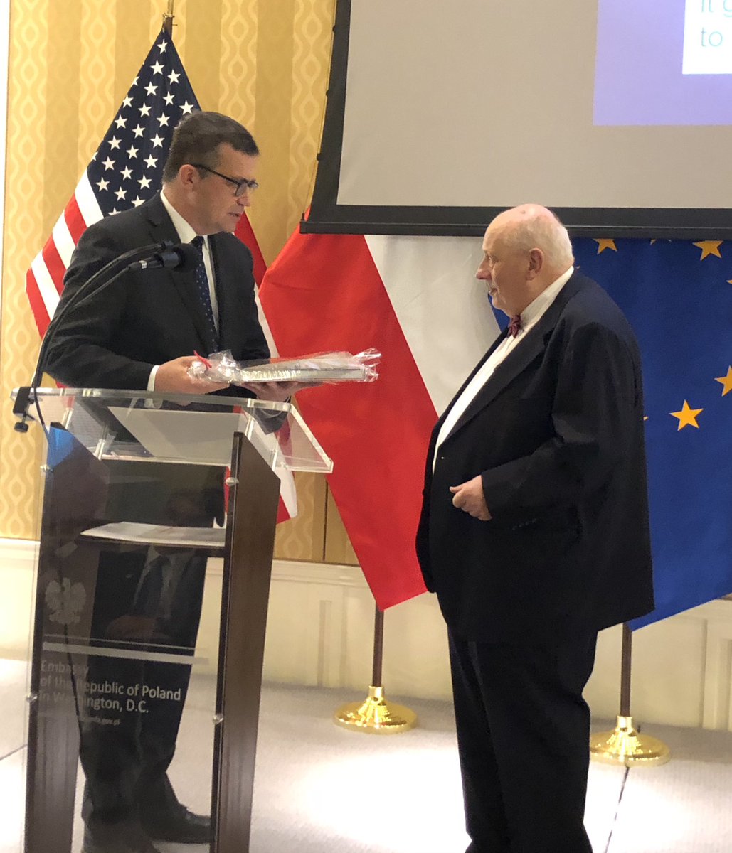 PolishEmbassyUS's tweet photo. Prof. Wladek Minor of @uva, member of the #PolishCrystallographicMafia, is the recipient of this year’s prize awarded by @uniwarszawski &amp; #AFUW for his record of promoting Polish science in the US &amp; strengthening PL-US relations. https://t.co/164ZNTiCdb
