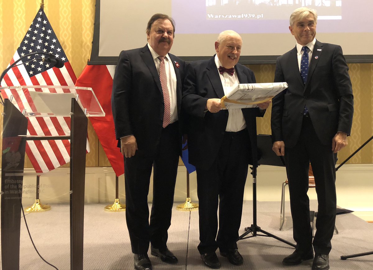 PolishEmbassyUS's tweet photo. Prof. Wladek Minor of @uva, member of the #PolishCrystallographicMafia, is the recipient of this year’s prize awarded by @uniwarszawski &amp; #AFUW for his record of promoting Polish science in the US &amp; strengthening PL-US relations. https://t.co/164ZNTiCdb