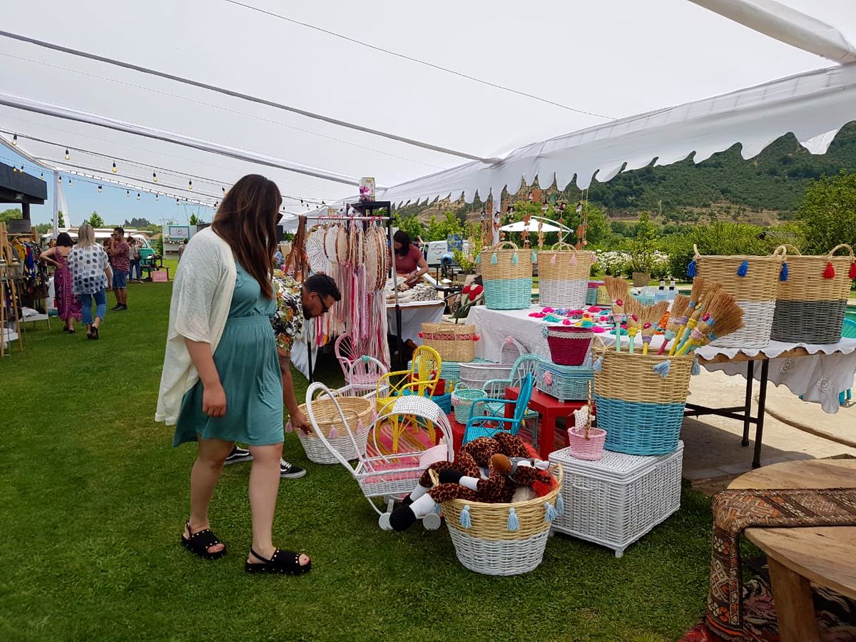 winesofcurico's tweet photo. ¡Así los estamos esperando en #BazarZapallarCurico! Con Espumantes y Vinos Tranquilos de nuestra #RutadelVinoVallesdeCuricó y estrenando parte de nuestro nuevo #StandModular! 😃😃🍷🍷🍾🍾 https://t.co/Bz2HCanQle