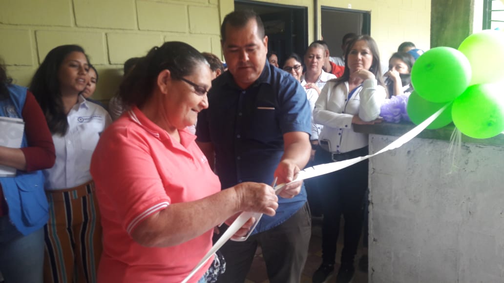 PnudColombia's tweet photo. En San Carlos #Antioquia, la Asociación Visión Mujer abre su empresa de confecciones como parte de las #ReparacionesColectivas. Con desfile inaugural, las mujeres dan ejemplo de cómo crear empresa para el desarrollo del municipio. @MintrabajoCol @PnudColombia #Sumandopaz https://t.co/J5v1ydvqHd