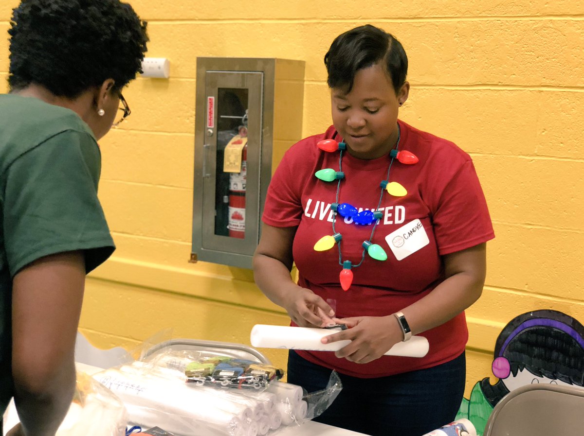 unitedwayatl's tweet photo. HoliDAY of Service volunteers wrapped presents for preschoolers @eastersealsnga 🎁 taught basic computer skills to families @HTNH 💻 prepped around 200 bikes for kids at @FB4KAtlanta 🚴♀️ & so. much. more! #HOS2018 https://t.co/QOE0xTugcq