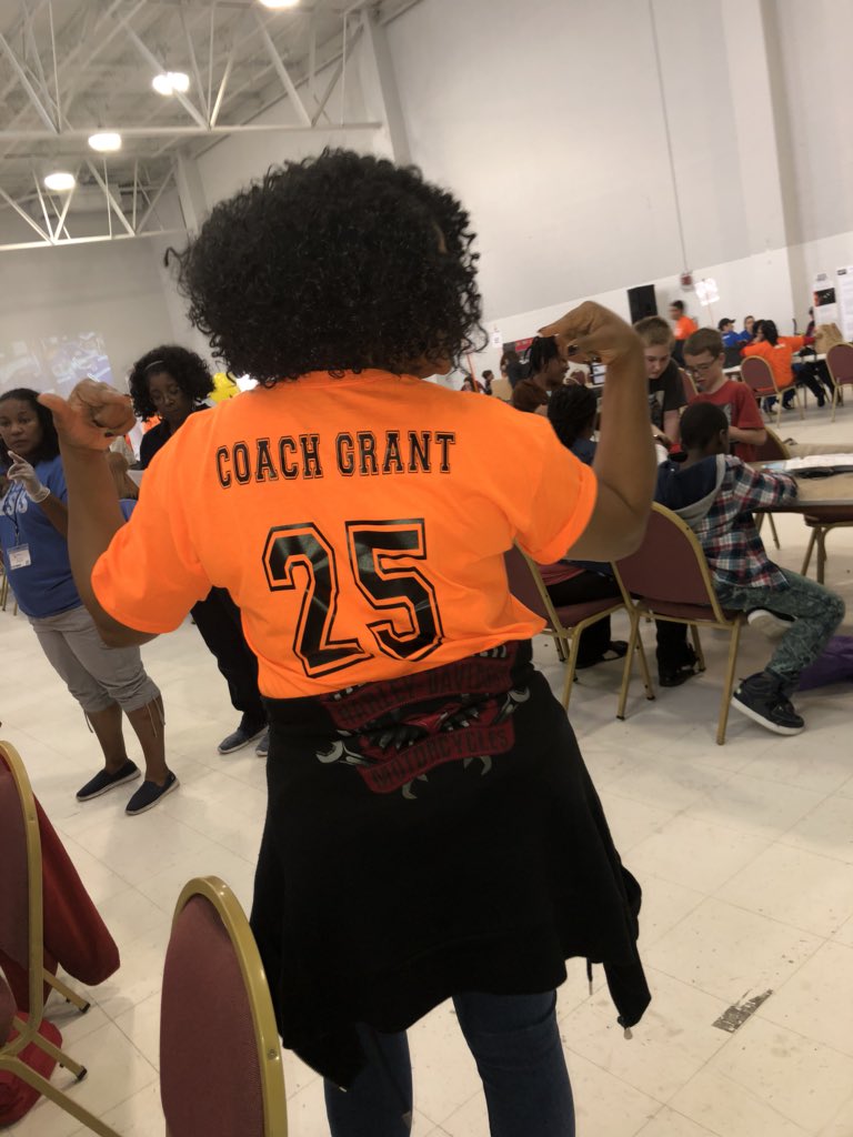 GrantConsultJax's tweet photo. Team Lightning is in the building!⚡️#Firstinspires #bestacademy #robotics #STEMrocks #renaissanceJax #FirstRoboticsLeague #teamlightning #CoachGrant 🤟⚡️ https://t.co/zRfsAdG81w