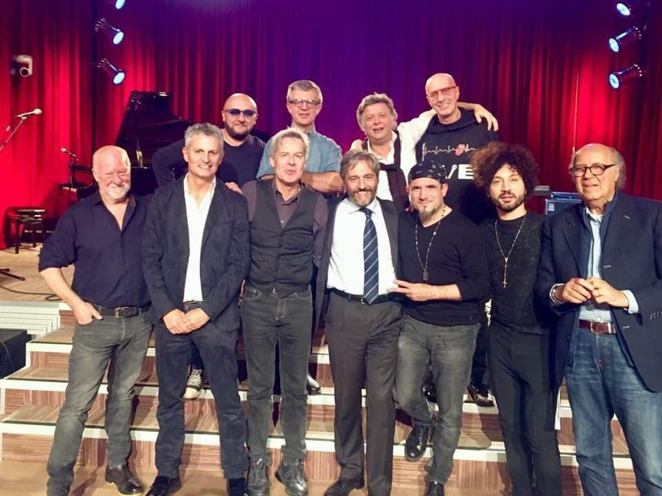 axelvassallo's tweet photo. La commissione #Rai e il https://t.co/rPgYsflMWU. di @sanremogiovani @ClaudioBaglioni giorni fa hanno ringraziato: @CaridiMaurizio @AntonioVandoni @MaurilioG @MonyaRusso @sergiocerruti #LeonardoLaserraIngrosso @GVolpentesta per l’ottimo lavoro svolto con #AreaSanremoTim https://t.co/6Tpsg70CUD