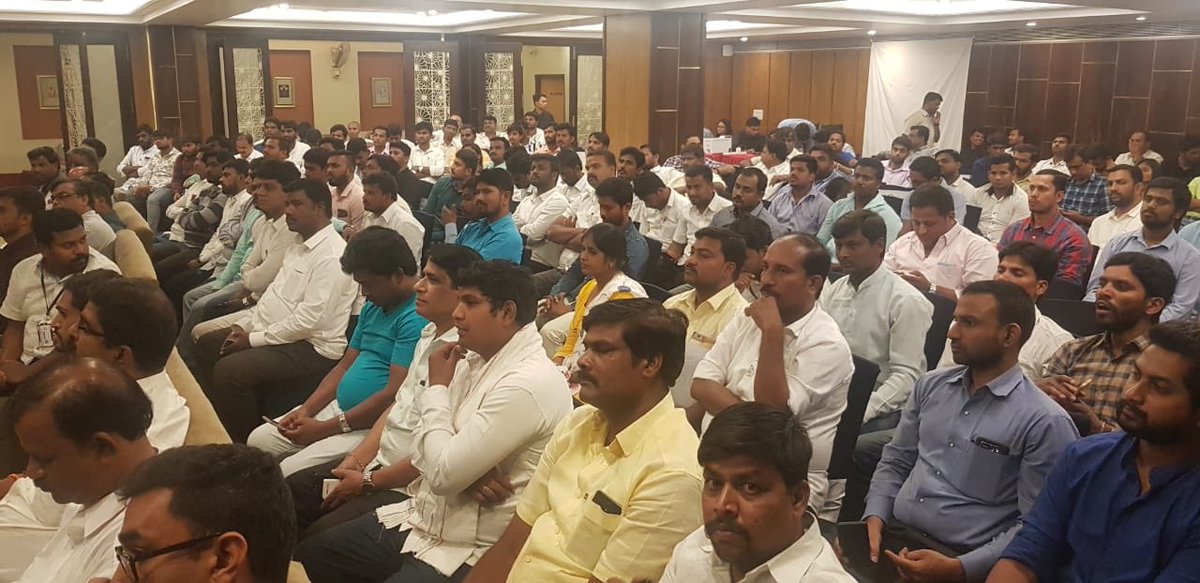dineshgrao's tweet photo. Addressed the @INCKarnataka Social Media coordinators meeting. Focused on strategies for 2019 election and exposing the false/fake news propaganda of the BJP &amp; their Bhakts. @ArshadRizwan @TabbuRao Dr Yatindra etc participated. https://t.co/WLDP5qADCn