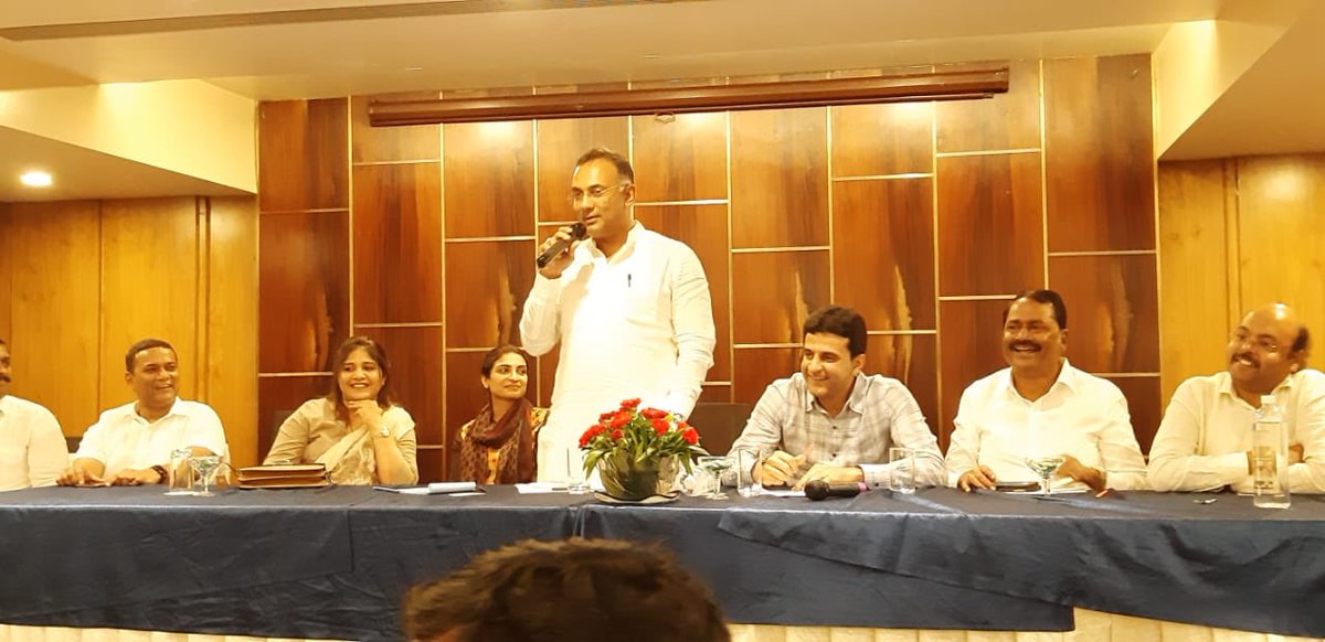 dineshgrao's tweet photo. Addressed the @INCKarnataka Social Media coordinators meeting. Focused on strategies for 2019 election and exposing the false/fake news propaganda of the BJP &amp; their Bhakts. @ArshadRizwan @TabbuRao Dr Yatindra etc participated. https://t.co/WLDP5qADCn