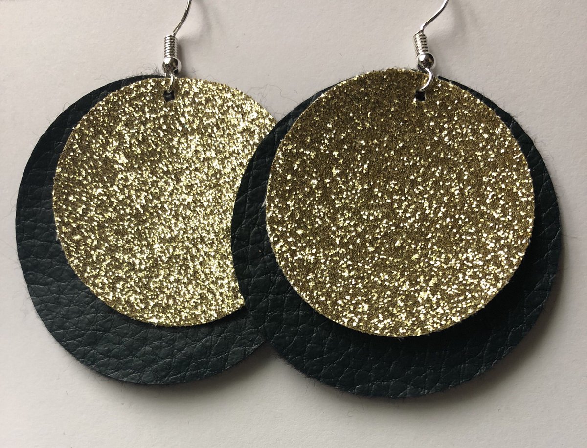 LCrafties's tweet photo. Do I have any #bison fans out there? Check out these earrings that would be perfect for #gameday! https://t.co/lsH8NWUGxq

#ndsu #northdakota #theherd #collegegameday #greenandyellow #ndstate #northdakotastate #accessories #earrings #jewelry https://t.co/diTqZYB0VQ