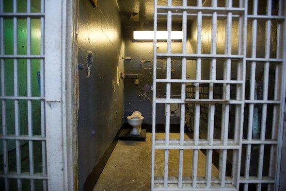 sciam's tweet photo. Inmates in solitary confinement have far fewer protections than the nonhuman species we use in lab experiments https://t.co/Nk3cu21OT9 https://t.co/UXVWx3WEiz
