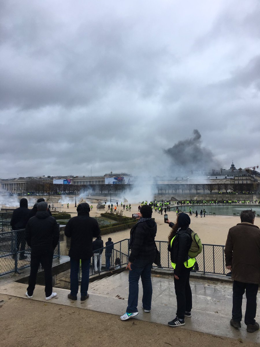 olbesancenot's tweet photo. 1/ Retirez la taxe carburant 2/ Augmentez le smic à 1700 euros 3/rétablissez l’indexation des revenus sur les prix! https://t.co/6cBKtFLKQY