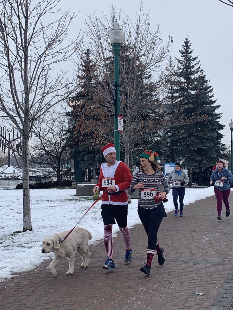 MsSarahCameron's tweet photo. Great way to begin December!! With some of my fav peeps and Marty!!!from @SCDSB_Schools #santashuffle #salvationarmy #holidayspirit @LisaBoate @jacableSCDSB @kaililynn https://t.co/WvWoe42aZw