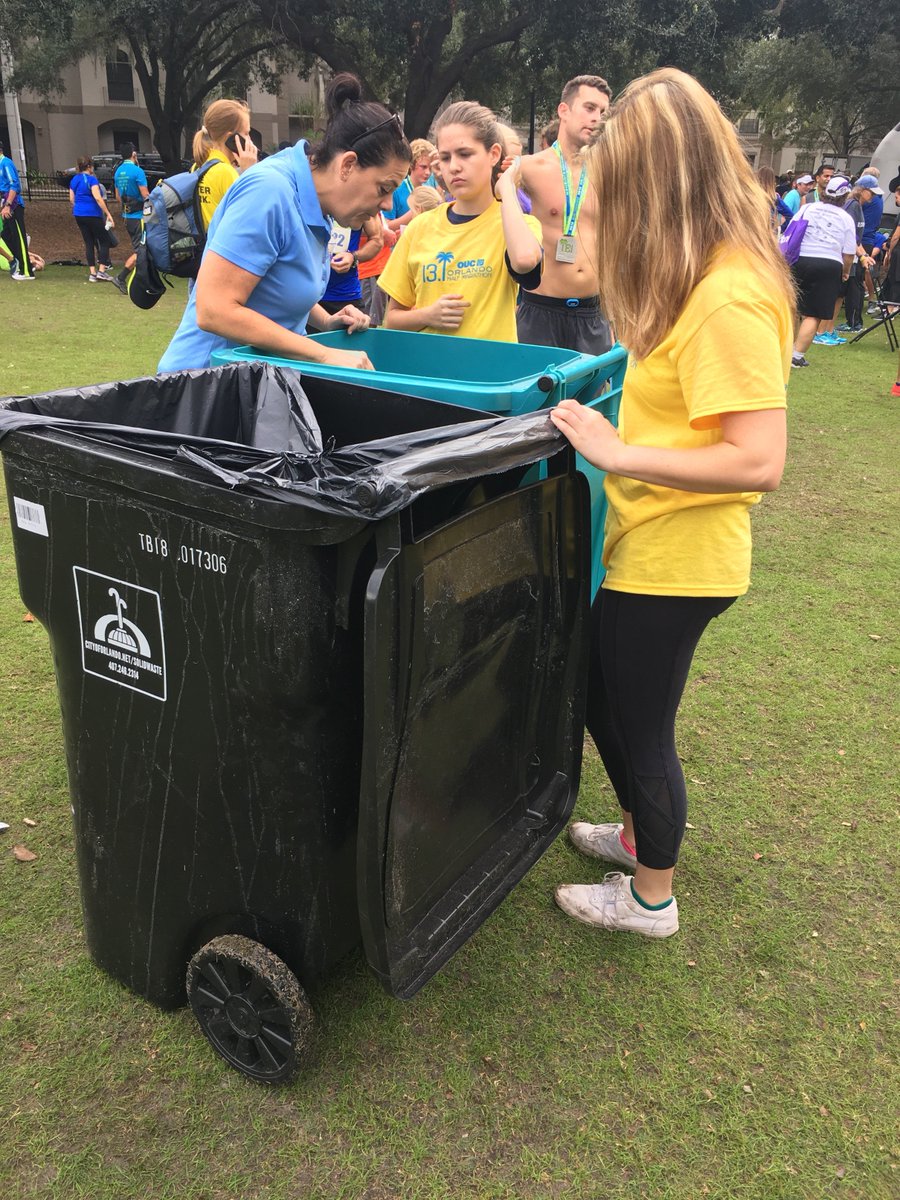 WasteManagement's tweet photo. One way @trackshack is earning credits towards @CouncilforSport certification is by training volunteers to sort trash from recycling! #responsiblesport #runorlando #ouchalfmarathon https://t.co/eceZTSlJQl