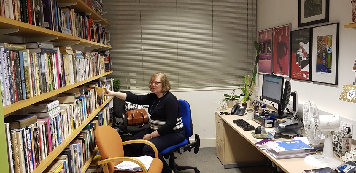 SotonEnglish's tweet photo. We love our @HumanitiesUoS colleagues. Here is Dr @eleanorquince #outsidethebooks. You're welcome. ๐ https://t.co/wyrGums9Y2