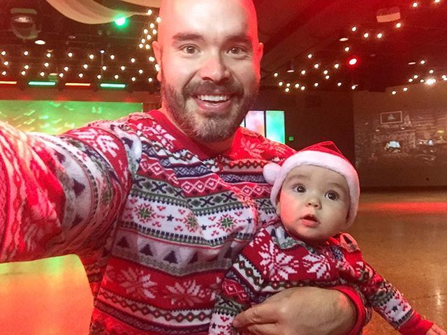 MarielandJoey's tweet photo. Found my Santa Baby! We love having our Santa pictures at the Cendera Center! #livinlavidalucy #merrychristmas #matchingonsies #fortworthit #fortworth #christmaspjs https://t.co/bkuVdegUYL https://t.co/SohhMGNGHw