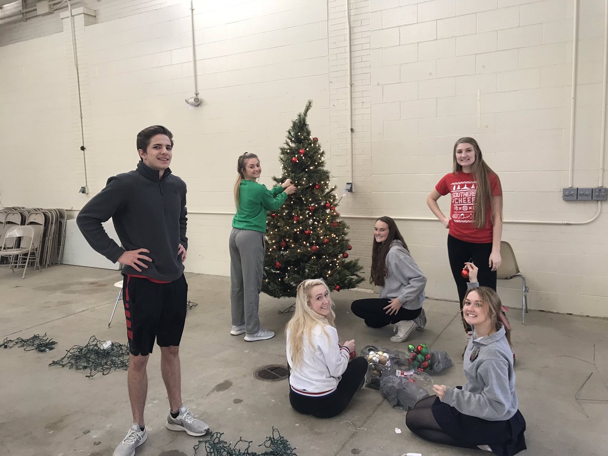 SangamonCEO's tweet photo. Today’s the day everyone! Our Holiday Village is Tonight from 6-11!! At The state fairgrounds barn 26!🎄 Remember tickets are $15 at the door and reminder this is a fundraiser any contributions would be greatly appreciated🎅 See you tonight! https://t.co/gRfPIg40Ly