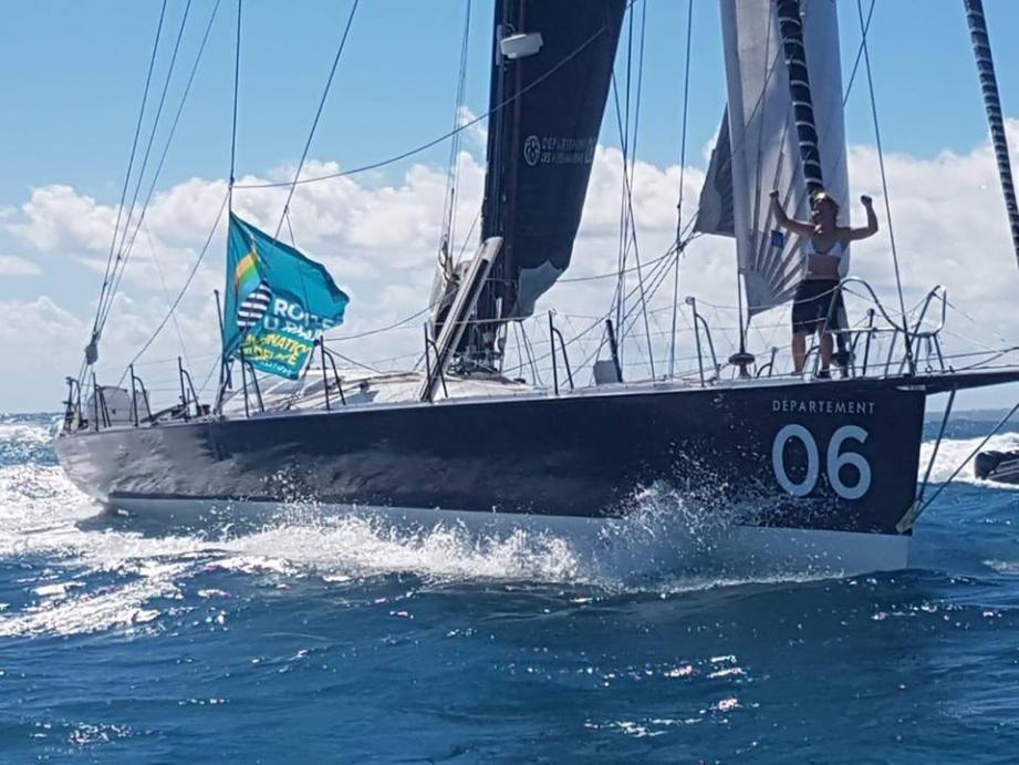 Arrived in Guadeloupe! @Alexia_Barrier just completed the Route du Rhum, 5000km alone! CONGRATULATIONS !!!!!!! She reported the presence of marine megafauna, sargassum and plastic pollution that we will now analyze.
#rdr2018 #4myplanet @uca_education @uca_research