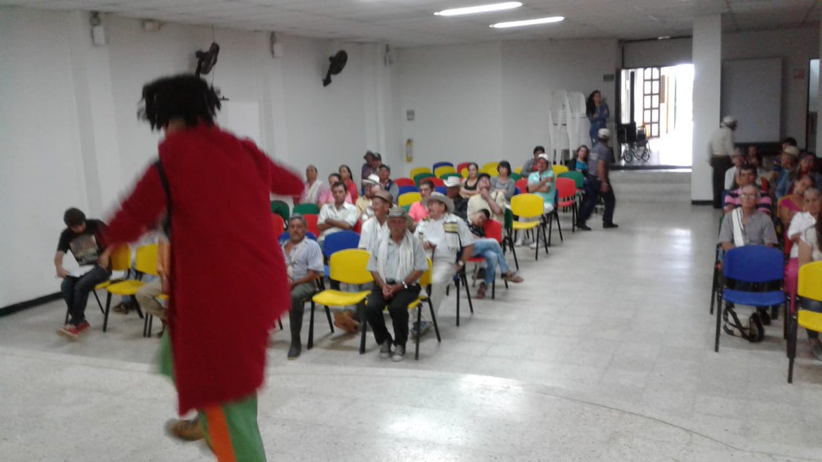 c_discapacidad's tweet photo. #1DeDiciembre Dr @jgparra03 #Coordinador #ProgramadeDiscapacidad de la @GobValle Taller De Formulación de la Política pública de discapacidad Con la Presencia del Sr #Alcalde de #ElCairoValle https://t.co/E9bv3m7JsS