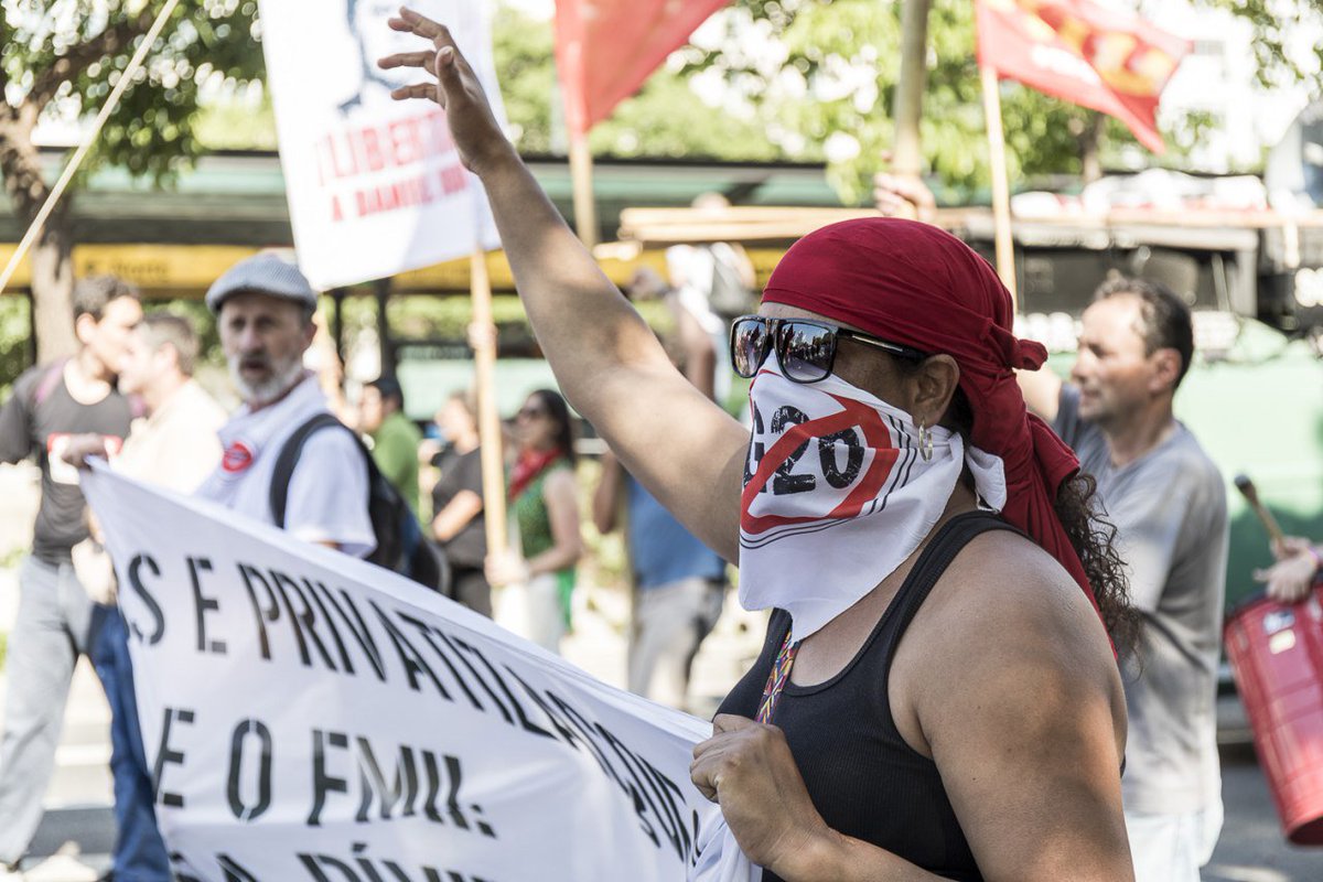NoG20_Inter's tweet photo. WE ARE NOT AFRAID!
A big thank you and lots of respect for all the people that came to the protest yesterday - regardless of the fear the government planted during the last weeks.

#FueraG20
#NoAlG20
#30N
#G20Argentina https://t.co/wIpxHNBZhK