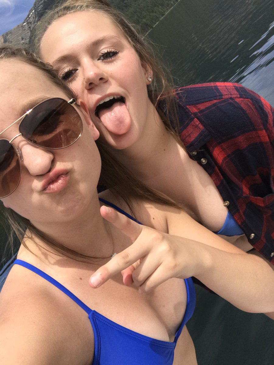 mahami5317's tweet photo. Happy Birthday to this pretty lady! So thankful I get to call you one of my besties, hope you have a wonderful day💙🎉 @edwodle1 https://t.co/bUYh7770wb