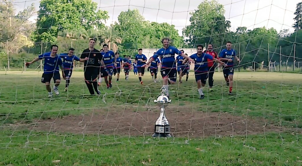 ungsdeportes's tweet photo. Felicitaciones #CampeonUNGS2018F11 @LyonClubUngs 

En @ungsoficial #Estudiar realizar #ActividadFisica y #Deporte es tu #Derecho  #DeporteUniversitario ⚽🎾🏓🏊🏃🏀🏐🏓⛹️ https://t.co/M3ifZC3QKg