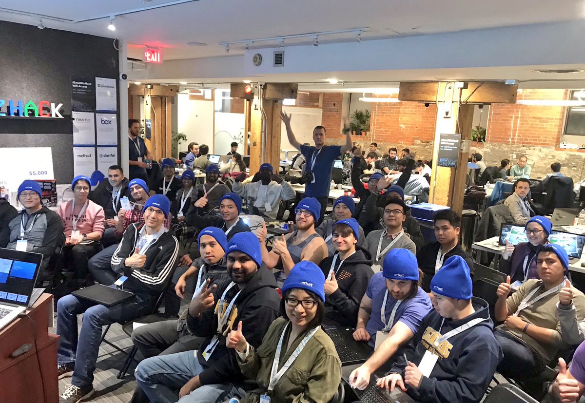 Intuit QuickBooks Canada tweet media