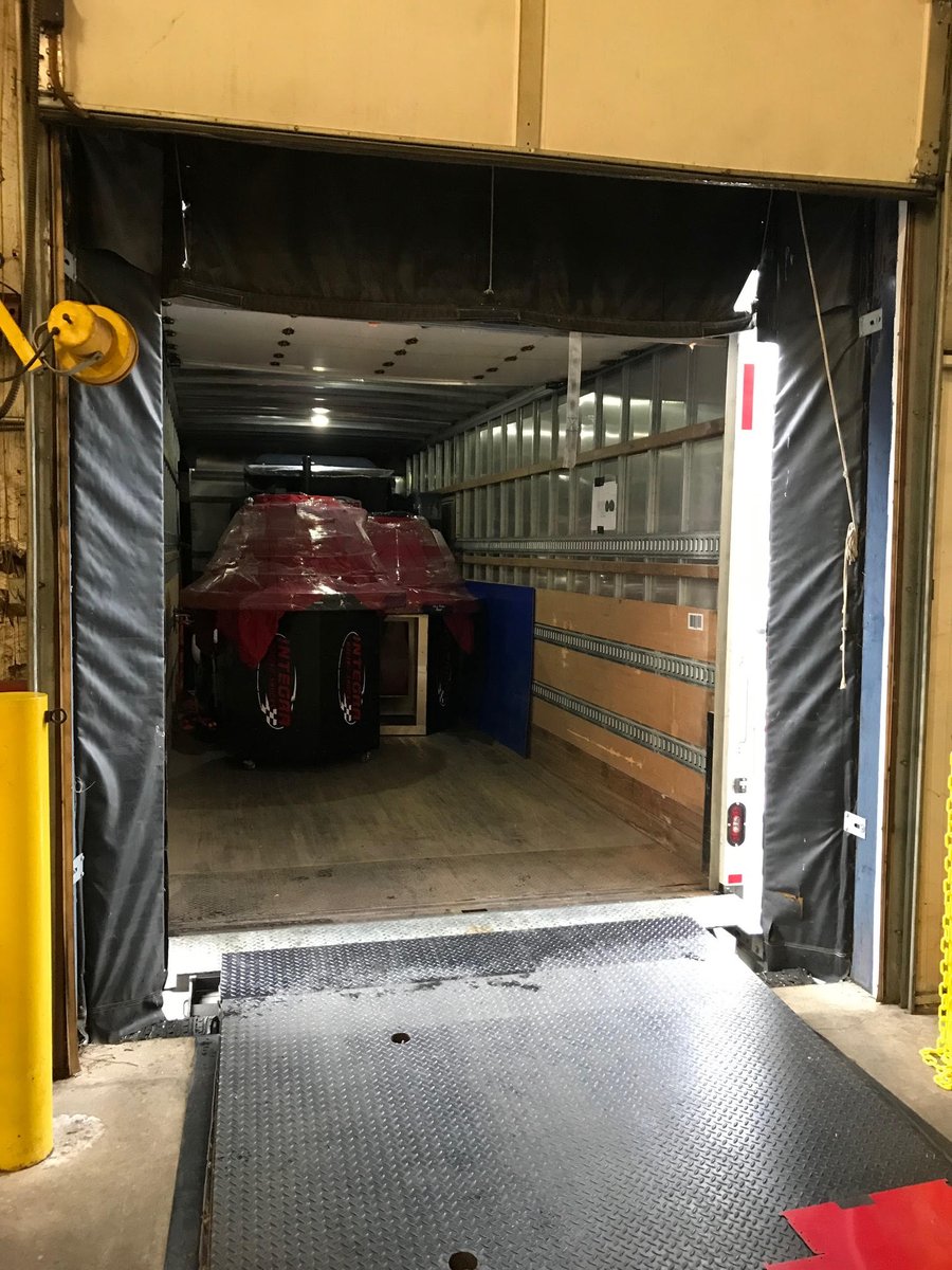 Getting loaded up for <a href="/prishow/">Performance Racing Industry</a> in time to watch the Gateway Dirt Nationals LIVE on <a href="/DirtonDirt/">DirtonDirt</a> this afternoon! #TeamIntegra