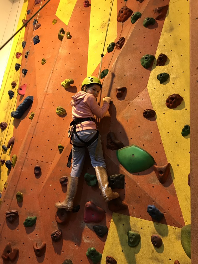 DeltaTheParks's tweet photo. Climbing high #tothetop https://t.co/nldotvZDpJ