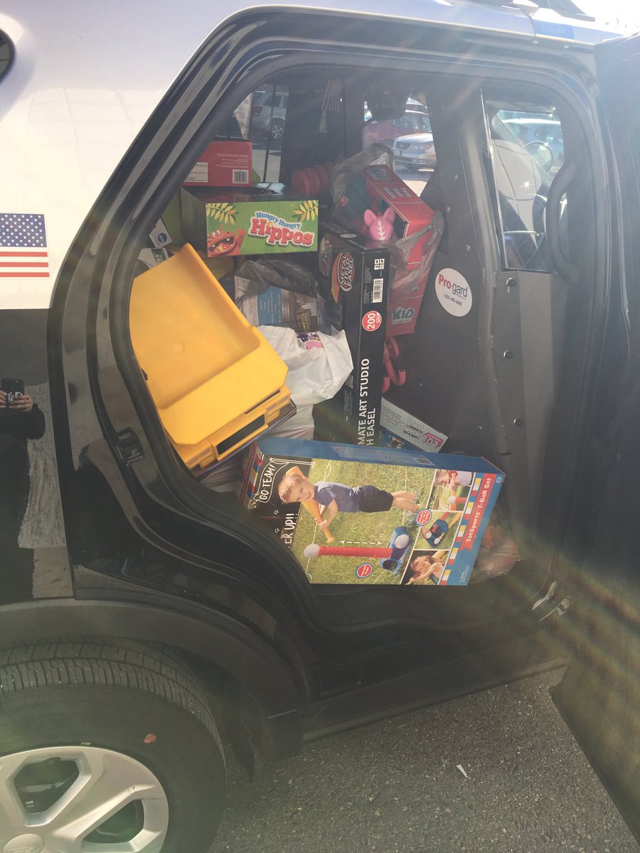 Walmart Stuff a Cruiser going strong today 🚔🎄