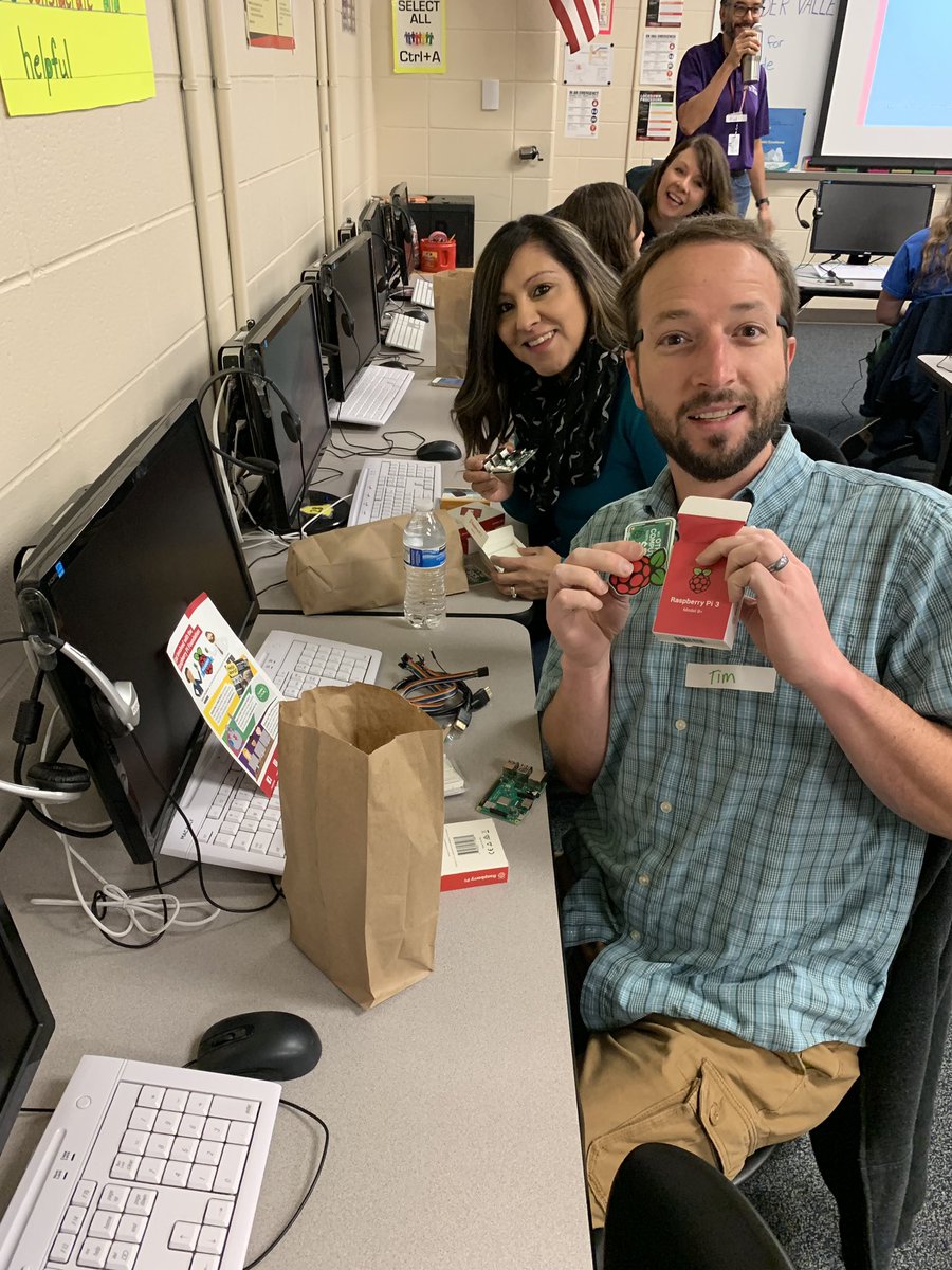 KarenHoppis's tweet photo. The excitement is amazing! Love seeing teachers as learners! #svvsdcsed @GoogleForEdu @KarenHoppis @RodAnadon @BonniePalmer42 #googlecsedu @areitzig #piacademy @FlagstaffAcad https://t.co/8mgSPzke2I