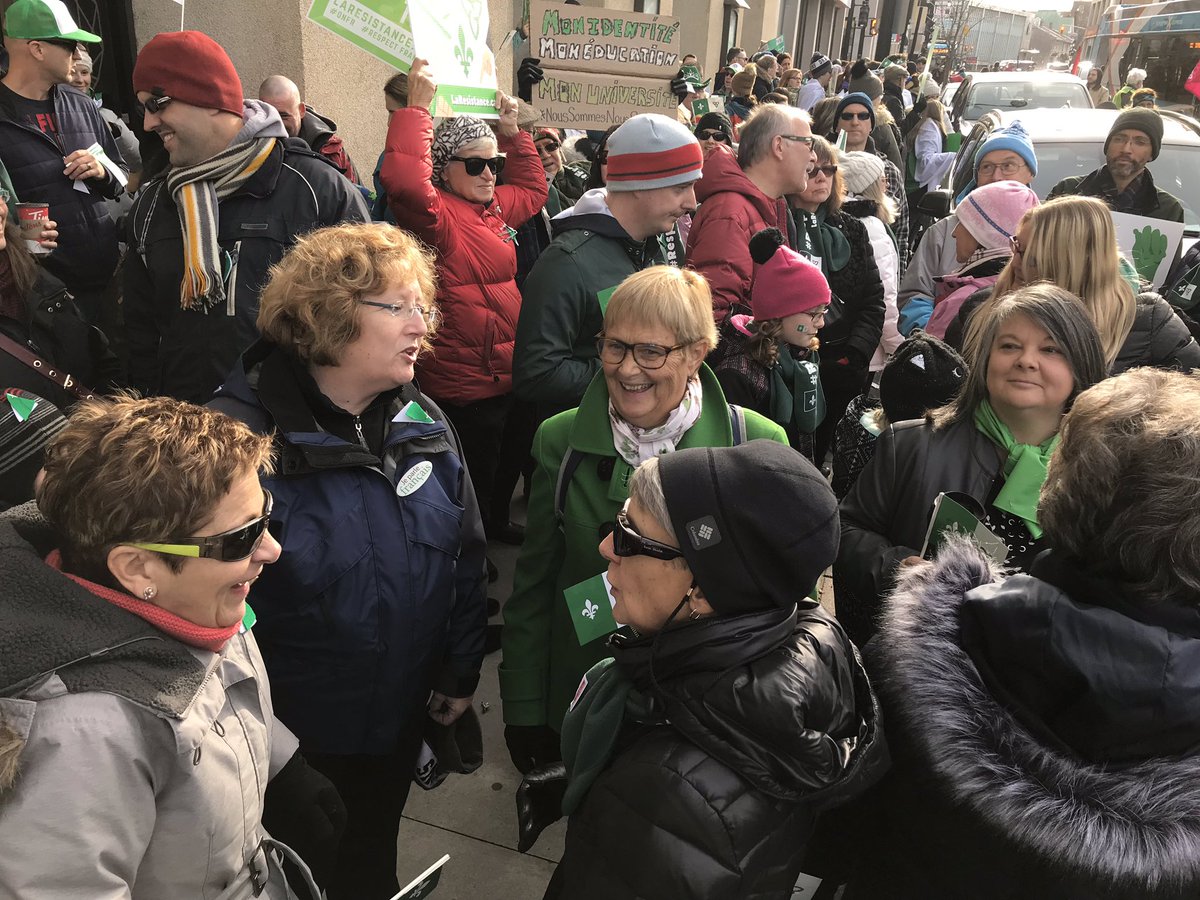 ACFOMI's tweet photo. Fier d’être entouré d’autant de membre de ma communauté et d’allié.e.s pour réclamer justice ! #Onfr #laRésistance #RespectFanco #NousSommesNousSerons https://t.co/9OVOu2uxau
