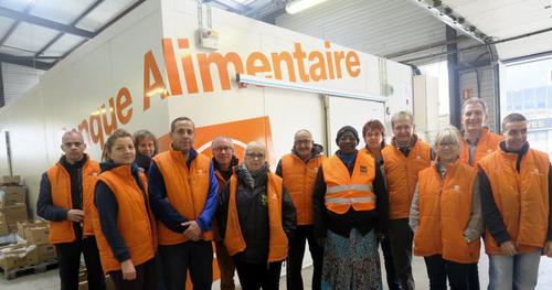 limportante_fr's tweet photo. Banque alimentaire : 70% des bénéficiaires sont des femmes seules https://t.co/MuzP64TyN6 #Société https://t.co/hxUe69RKuS
