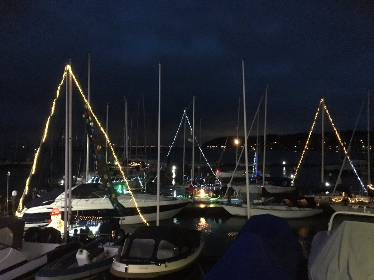 It’s looking festive. 🎄⛵️😁