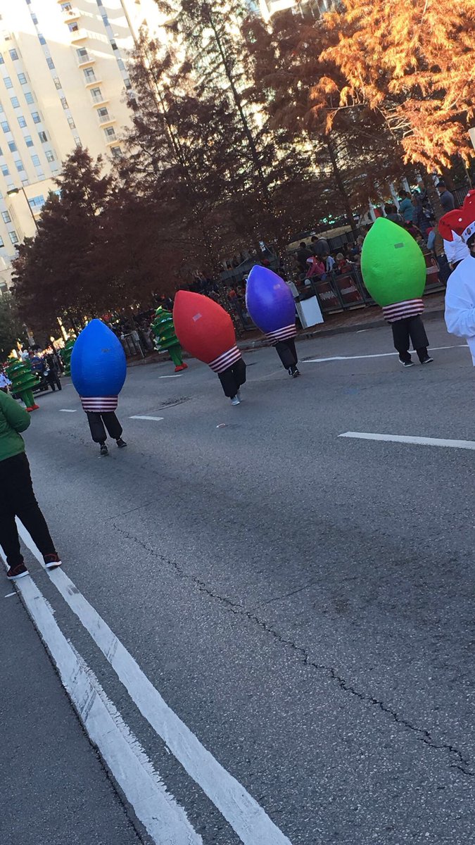 shasta_von's tweet photo. I think I had more fun than the kids! Feeling extremely blessed to be apart of something so great! #DHP2018 #LifeAtATT @M_Weaver89 @DMDRrichardson https://t.co/KYvbpBrdNe