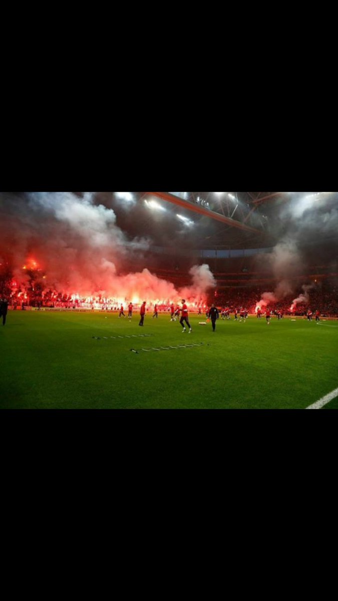 BalamanGulsum's tweet photo. Dünya ücret ödenerek izlenen En yüksek seyirci sayısına ulaşan antrenman
Seyirci sayısı : 40.541
#TeşekkürlerGalatasarayTaraftarı#
#KenetlenBaşkaGalatasarayyok#
#KimseyiSevmedimSeninKadar# https://t.co/06zZKLQDzk