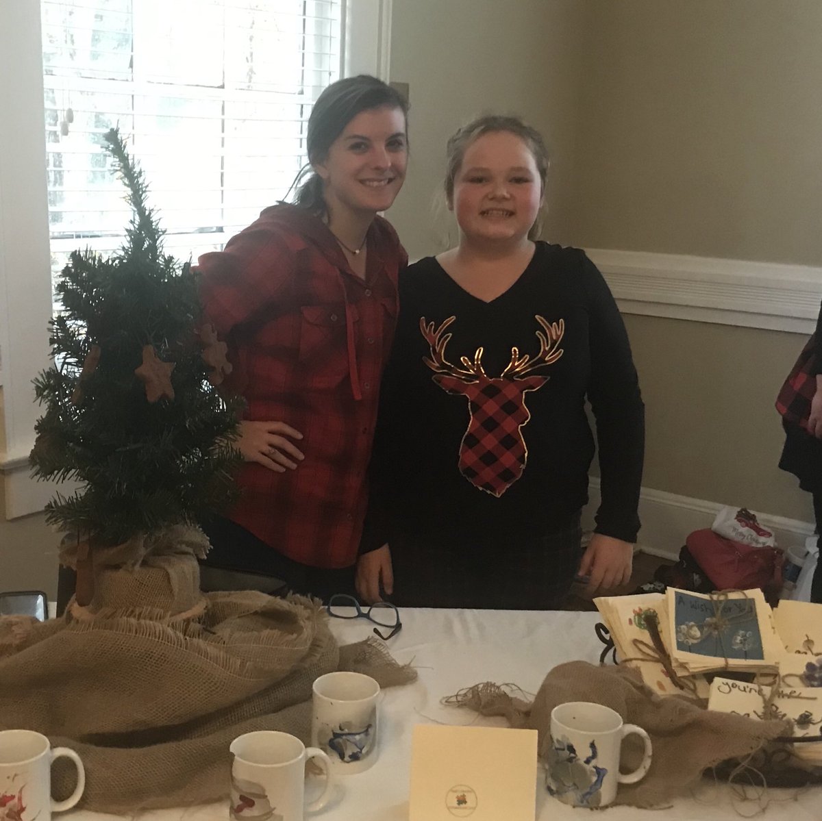 PESDragons's tweet photo. If you didn’t make it to Christmas in the Country today, you have another chance to come out and support Hall’s Heroes tomorrow! #HallsHeroes #pesdragonspln #pepperellpride @RTHall2011 @SPMiller2009 @AngelaBeard417 https://t.co/Ua2mZKObla