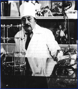 Cortaba el hueso, ajustaba los aros y los radios y fijaba la extremidad, de manera que no hacía falta enyesar al paciente. Transportaba poco a poco la extremidad, evitando lesión nerviosa, y en un segundo tiempo llenaba el defecto de injerto óseo.