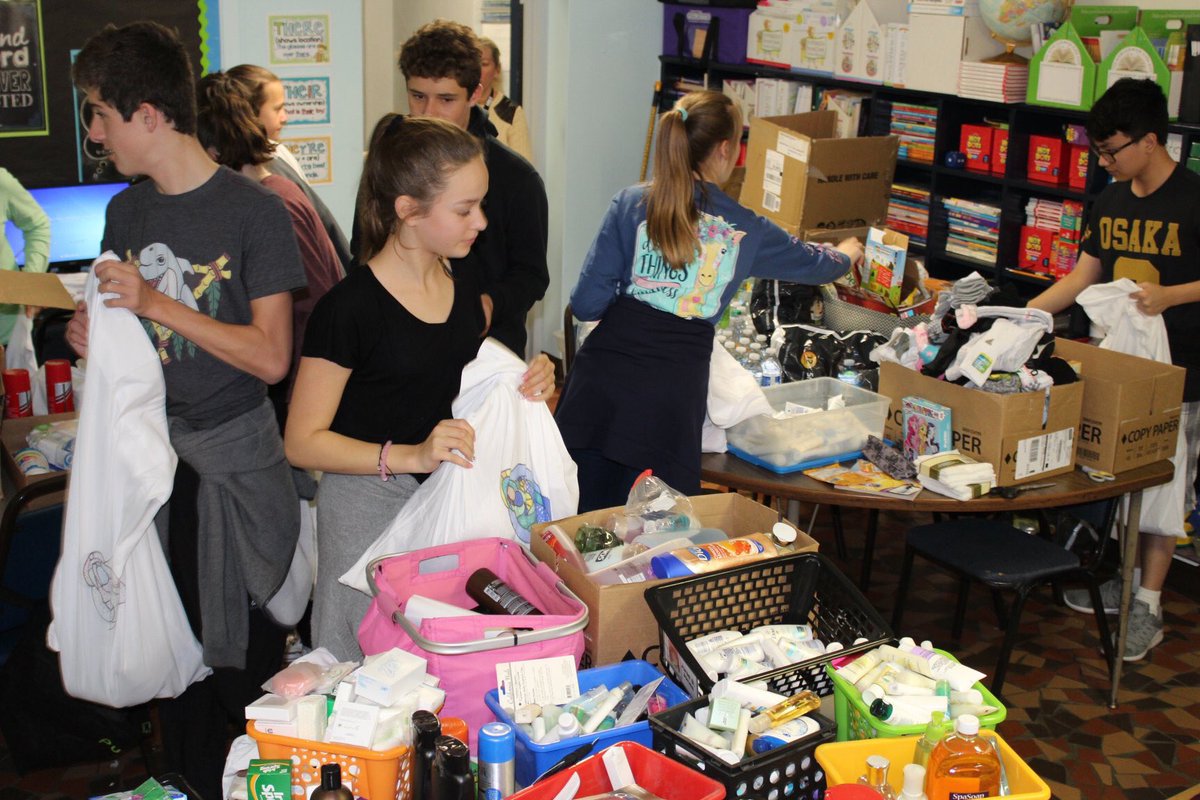 stjosepheagles's tweet photo. 8th grade Student Service Council members &amp; NJHS members collected donated items from the classrooms, sorted the items &amp; stuffed decorated pillowcases. Each pillowcase contained snacks, toiletries, blankets, socks, etc. &amp; will be distributed to the less fortunate on Sunday. https://t.co/bajRVnCLQO