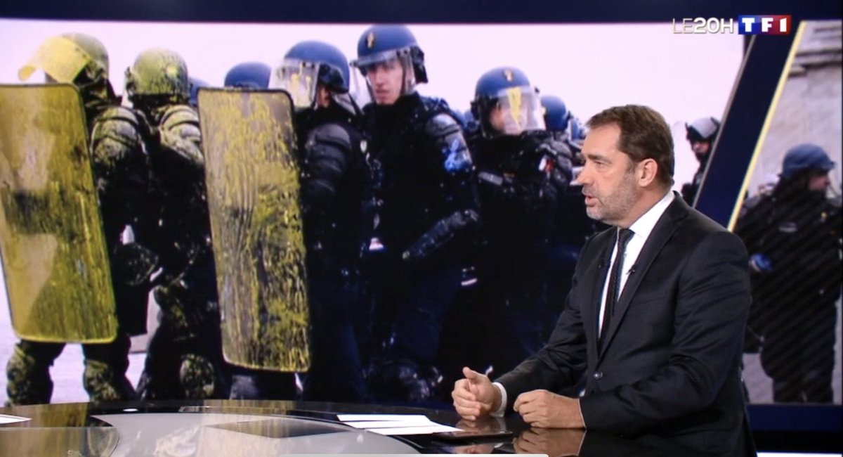 CCastaner's tweet photo. Les casseurs ont instrumentalisé des gilets jaunes.  
La plupart des interpellés se sont fait avoir par des individus violents. 
Nos forces de l’ordre ont tout mis en œuvre pour protéger nos concitoyens. 
Et se protéger eux-mêmes face à une ultraviolence. 
#LE20H https://t.co/ECHJBj27AR